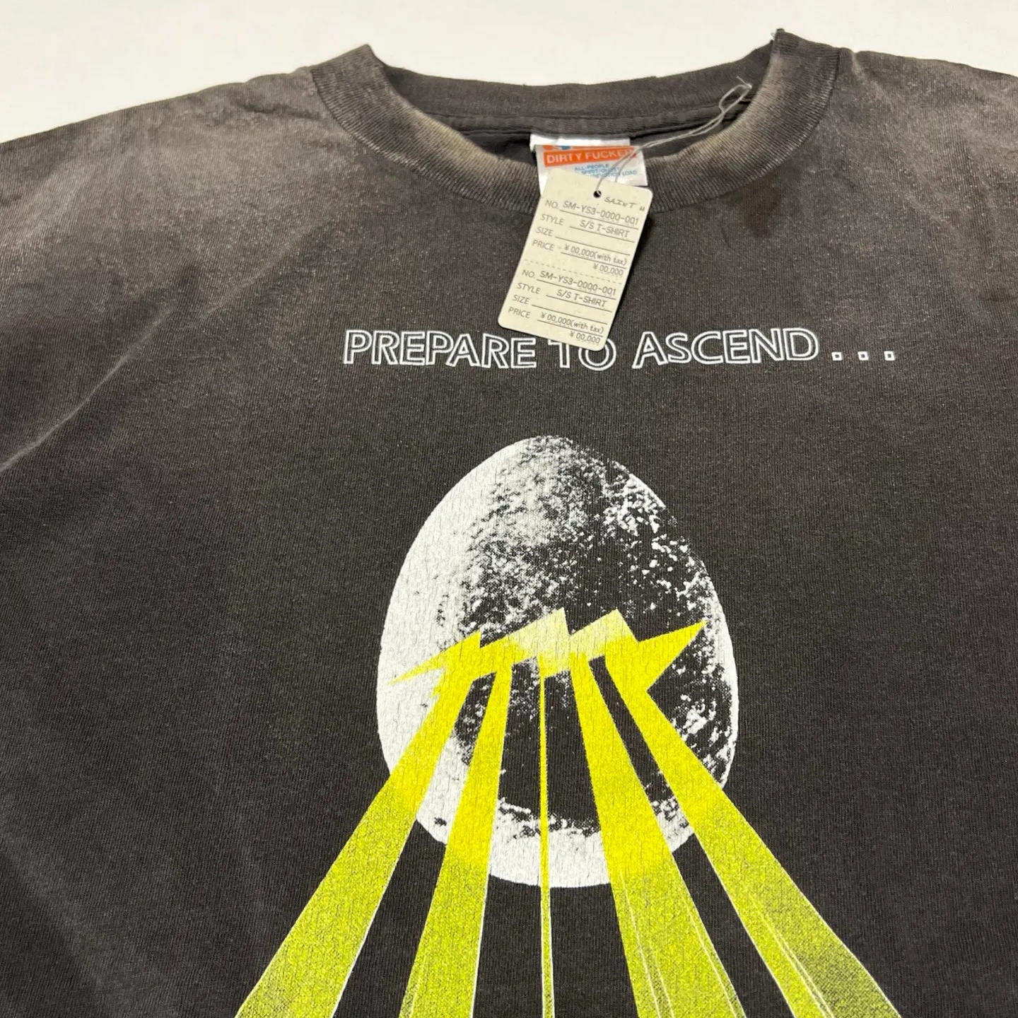 SAINT Mxxxxxx EGG SS TEE/BLK Broken egg shell/SAINT LOGO projection distressed retro short-sleeves Washed black S-XL Correct version Customized co-branded main mark/washed mark/cherub mark Tubular fabric Garment dyeing Rewashing water fading Destroying graffiti Simulating natural distressed effect Top-notch printing technology Washing treatment